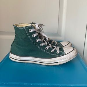 Converse hunter green Chuck Taylor high tops M6/W8